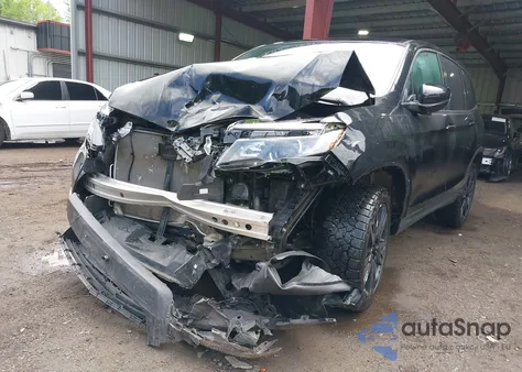 2021 Honda Passport Sport z USA, uszkodzony, nr VIN 5FNYF8H23MB033037